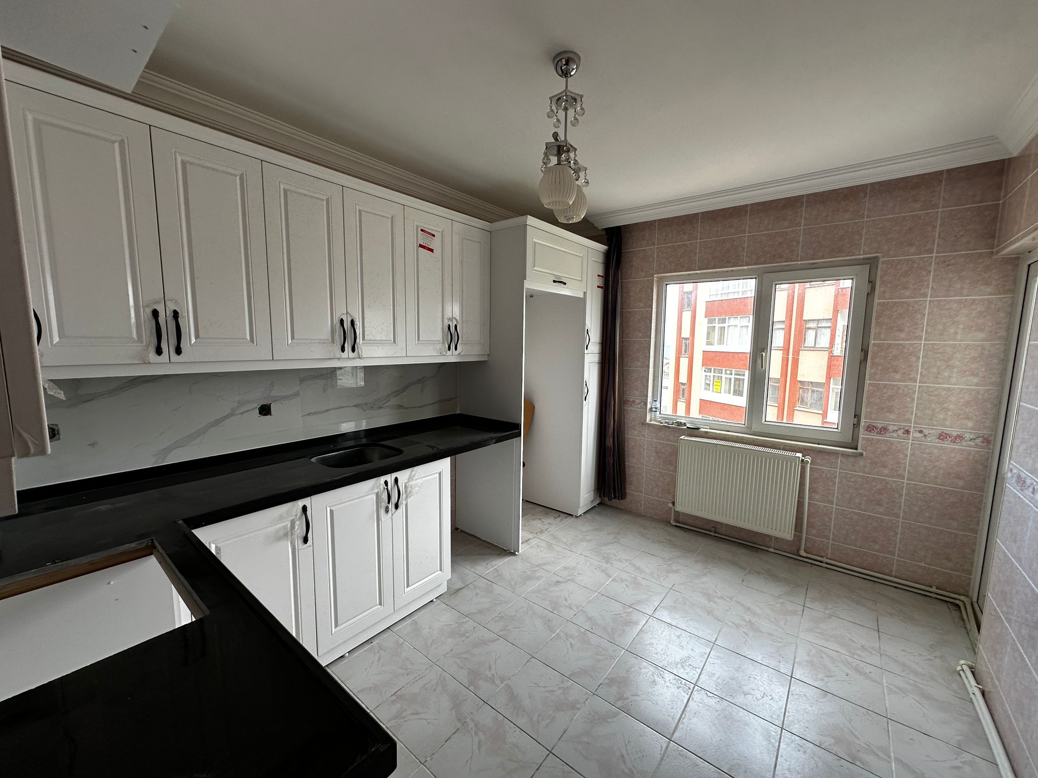 MABEL'DEN ADACIK MAHALLESİ GÜZELYURT SİTESİ 3+1 SATILIK DAİRE